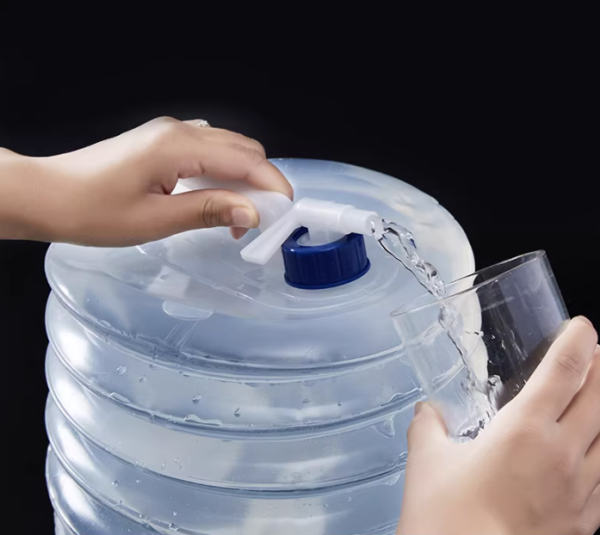 22843996884095_-458736aaed Складна каністра для води з краном, 15 л · Похідна туристична ємність – сулія для рідин
