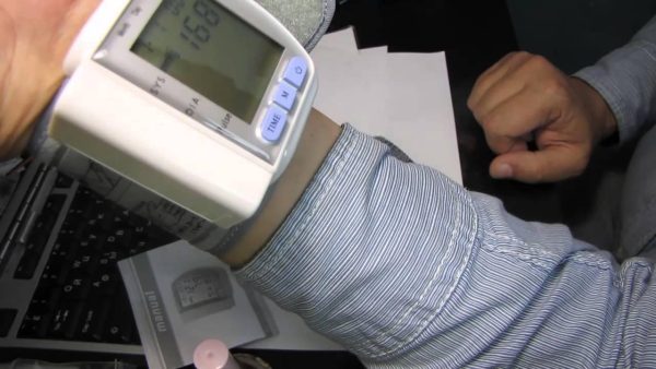 76967863749174_-48dc058ee6 Зап'ястний тонометр Blood Pressure ∙ Автоматичний пристрій для вимірювання артеріального тиску на зап'ясті