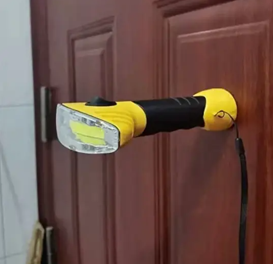 77306536839824_-434e35393a Світлодіодний ліхтар із широким променем Flash Light ∙ Ручний LED ліхтарик