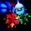 myagkaya-novogodnyaya-detskaya-igrushka-proektor-ded-moroz-nochnik-v-detskuu-so-svetovymi-i-zvukovymi-effektami-83033340451611_-5acb4cb25b М'яка новорічна дитяча іграшка – проектор Дід Мороз ∙ Нічник у дитячу зі світловими та звуковими ефектами